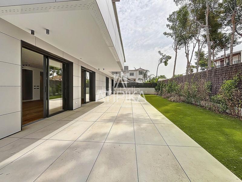 Foto d3a91a94-c9ba-43d1-b0c1-036674534a65. Piso en sofia 31 piso en venta de 120m2 y 100m2 de terraza de obra nueva con acabados de alta calidad y estratégicamente ubicado en el vinyet en Sitges