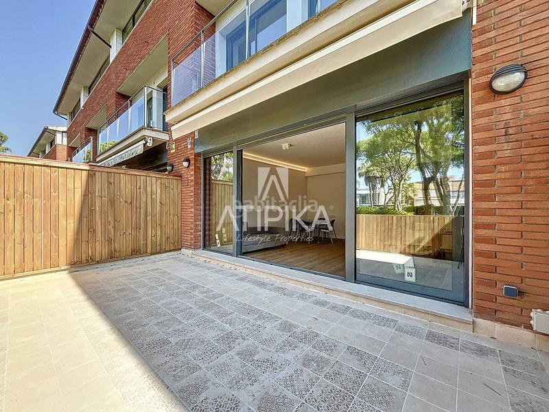 Foto e11f7ccc-b22f-447b-a65c-a41b2a685327. Miete haus mit parking pool in Gava Mar Gavà