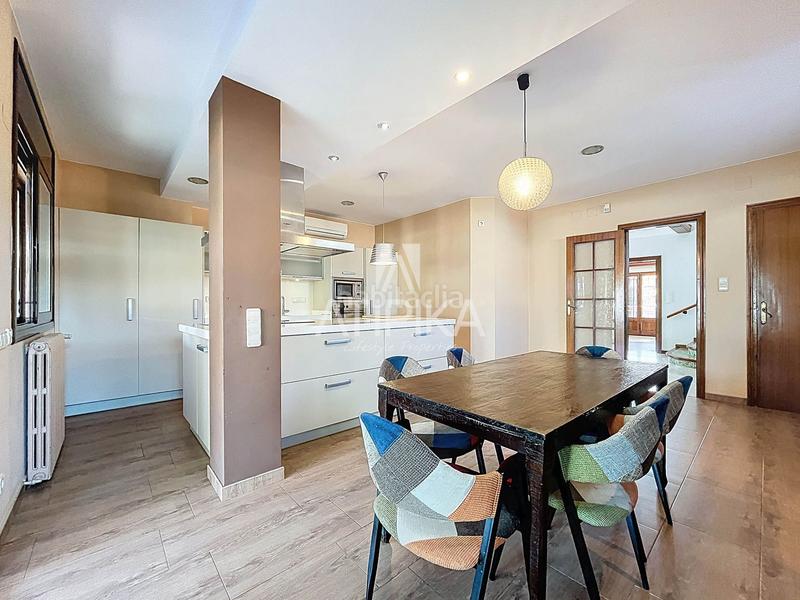 Foto 0bea8163-9afb-4a44-81e7-97e0ab91ae20. Casa con riscaldamento parcheggio piscina in Montmar Castelldefels