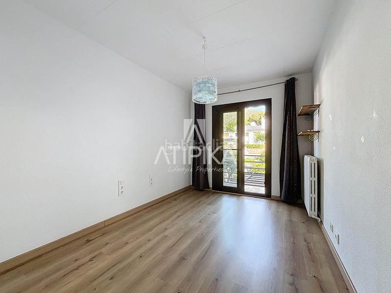 Foto 1c80774c-34f2-4189-8b05-72aa1b75ffe2. Casa con riscaldamento parcheggio piscina in Montmar Castelldefels