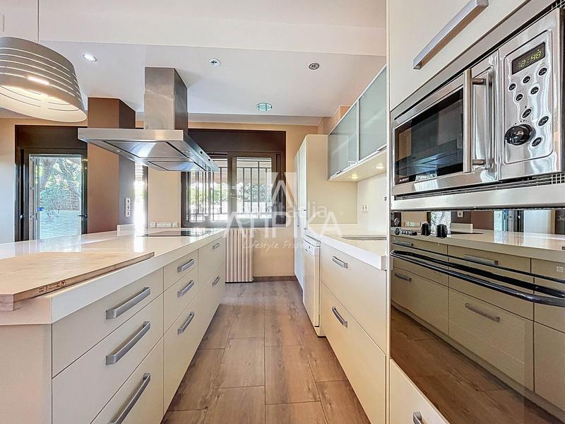 Foto 34c3332a-62ea-4ca2-b449-7e504fe8256c. Casa con riscaldamento parcheggio piscina in Montmar Castelldefels