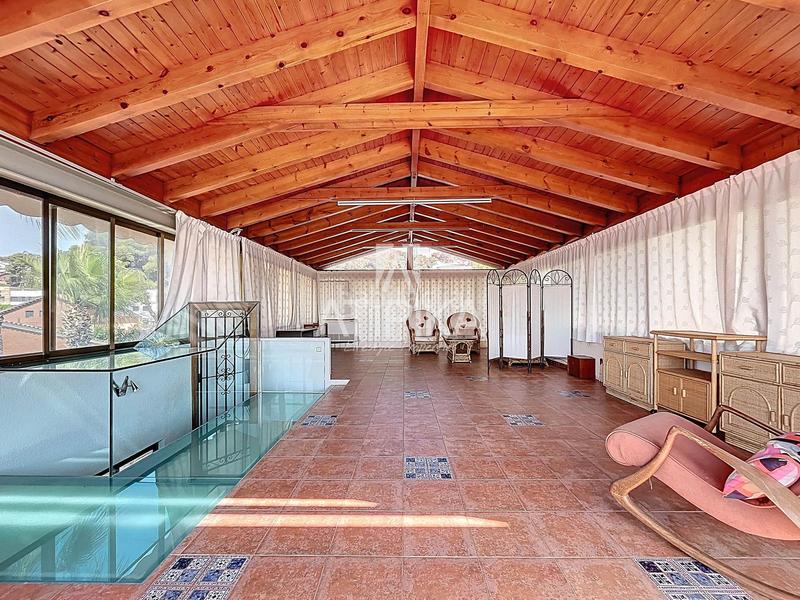 Foto 6a1bd9e6-b4d4-419e-9cd8-2d2fb3d34c92. Casa con riscaldamento parcheggio piscina in Montmar Castelldefels