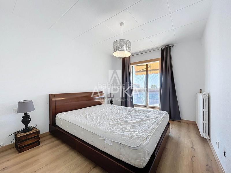 Foto 8e4315cd-ac90-4a3f-8251-2933d8a06a56. Casa con riscaldamento parcheggio piscina in Montmar Castelldefels