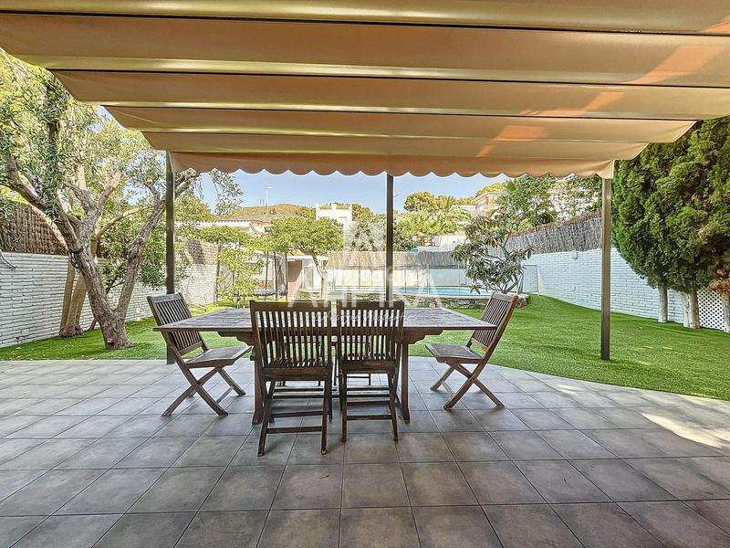 Foto d9312049-48c8-421a-8c32-0ee36594f019. Casa con riscaldamento parcheggio piscina in Montmar Castelldefels