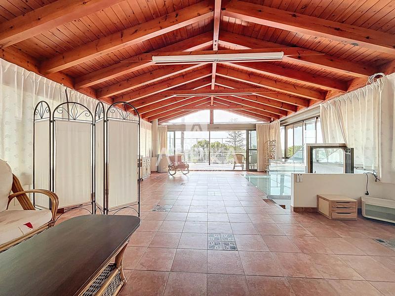 Foto f98186ee-8e9d-4c11-a6b8-9d004e329f3b. Casa con riscaldamento parcheggio piscina in Montmar Castelldefels