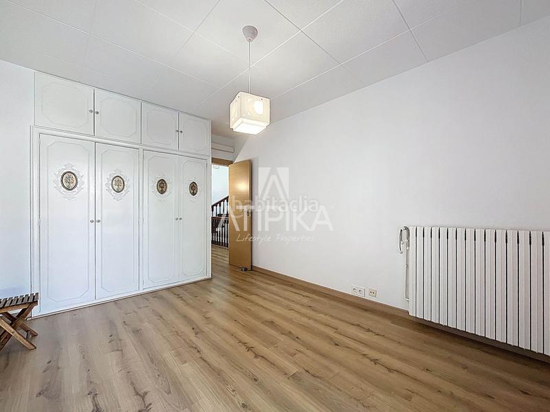 Foto ff46ce87-9114-41bc-8ecb-ec7c0e7d1d03. Casa con riscaldamento parcheggio piscina in Montmar Castelldefels