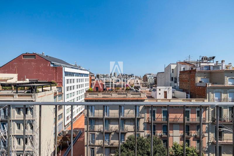 Foto 19875d66-f474-4457-b6a9-aa3c439d4df3. Àtic a Dreta de l´Eixample Barcelona