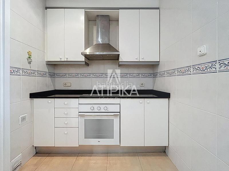 Foto 0395d86b-54da-48a8-b709-49f17326b79d. Piso  con encanto mediterráneo y jardín privado en el vinyet, a escasos metros del mar en Sitges