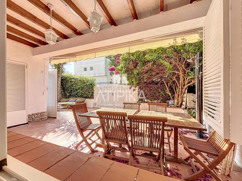 Foto 09f58f7e-f031-4f01-8130-129447a862da. Piso  con encanto mediterráneo y jardín privado en el vinyet, a escasos metros del mar en Sitges