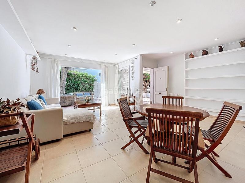 Foto 245218c9-82d7-4235-9f47-dc2737e5d07a. Piso  con encanto mediterráneo y jardín privado en el vinyet, a escasos metros del mar en Sitges
