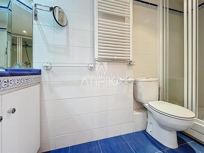 Foto 440dddcf-28e5-42a1-9151-b968a4dba9f1. Piso  con encanto mediterráneo y jardín privado en el vinyet, a escasos metros del mar en Sitges