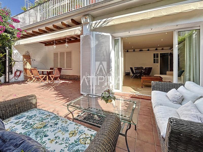 Foto 7f96a26a-3a3a-4eee-8a7b-8289ad402a4c. Piso  con encanto mediterráneo y jardín privado en el vinyet, a escasos metros del mar en Sitges