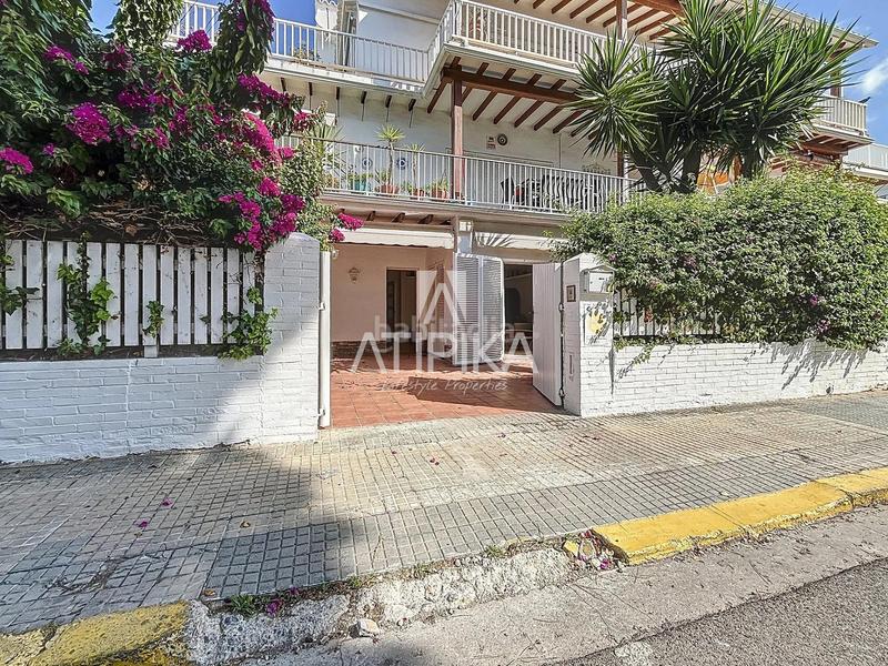 Foto ba51e669-d7aa-45a8-9121-d6b7c0fc12d3. Piso  con encanto mediterráneo y jardín privado en el vinyet, a escasos metros del mar en Sitges