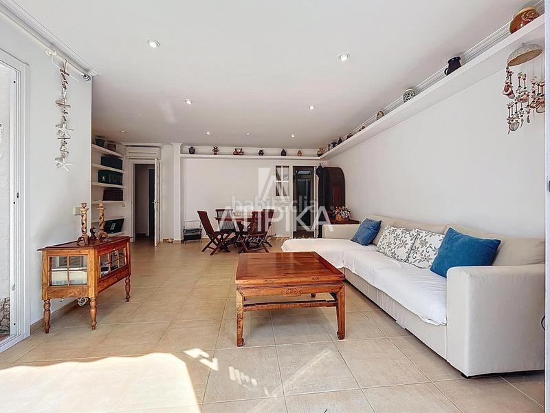 Foto d30351ac-292b-465e-842a-0a561b5b470a. Piso  con encanto mediterráneo y jardín privado en el vinyet, a escasos metros del mar en Sitges