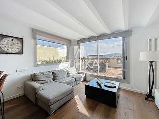 Location Attique à L´Antiga Esquerra de l´Eixample. Ático en alquiler temporal de dos habitaciones, con espectacular