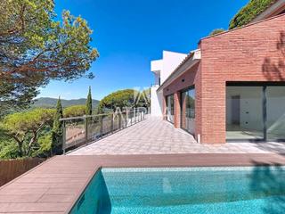Casa a Vallromanes. Vivienda de obra nueva en venta con piscina en vallromanes