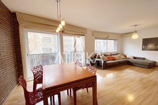 Location Appartement  Rosselló. Piso en alquiler temporal con terraza en calle rosselló
