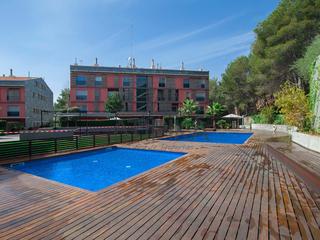 Location Appartement à Montmar. Piso de diseño industrial con piscina comunitaria en can aymeric