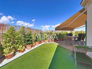 Location Appartement à Guinardó. Ático en alquiler temporal con espectacular terraza y vistas a l