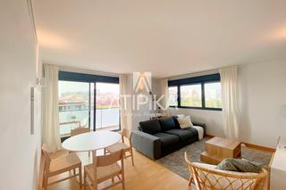 Pis a Collblanc. Piso en venta con parking incluido y 3 habitaciones a unos pasos