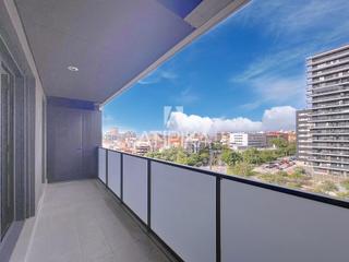 Pis a Collblanc. Piso en venta con vistas panorámicas y plaza de parking incluida