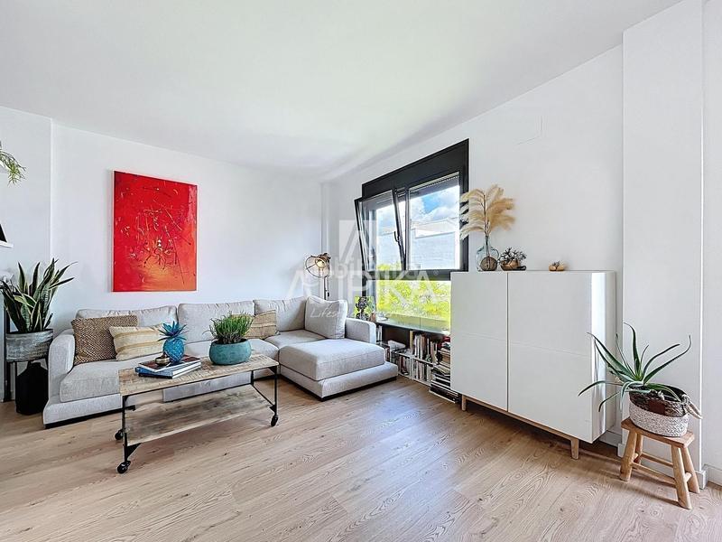 Foto c26a2e3a-3aa6-4d8c-9cbe-d98e9c89db3b. Duplex avec chauffage dans Can Pei Sitges