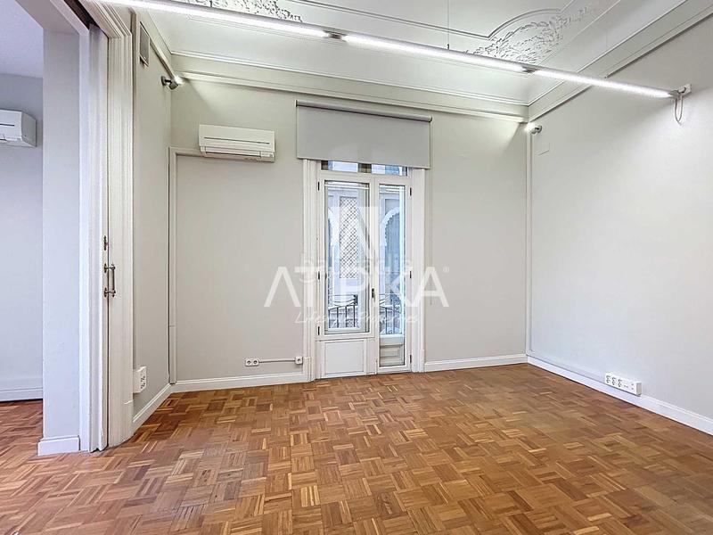 Foto 8f6dbc6b-4b11-441a-a59a-38dc13c810b1. Location bureau avec chauffage dans Dreta de l´Eixample Barcelona