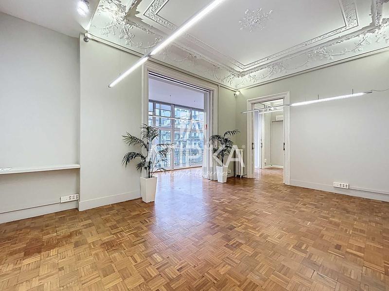 Foto f7ea89fc-3aab-44c2-8d0c-bd503b8c79e6. Location bureau avec chauffage dans Dreta de l´Eixample Barcelona