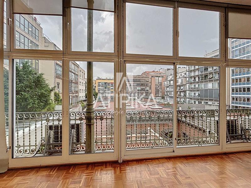 Foto 4aae52ed-ea76-44dd-97b1-09fce5b9806c. Miete büro mit heizung in Dreta de l´Eixample Barcelona