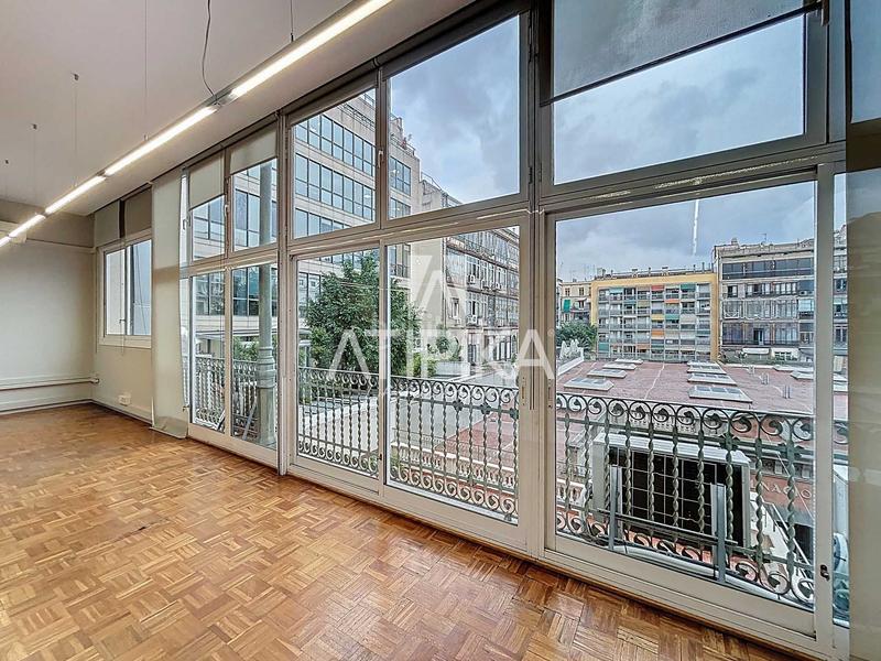 Foto b20e3b6f-f802-4365-8a40-8b6ade46e3f9. Miete büro mit heizung in Dreta de l´Eixample Barcelona