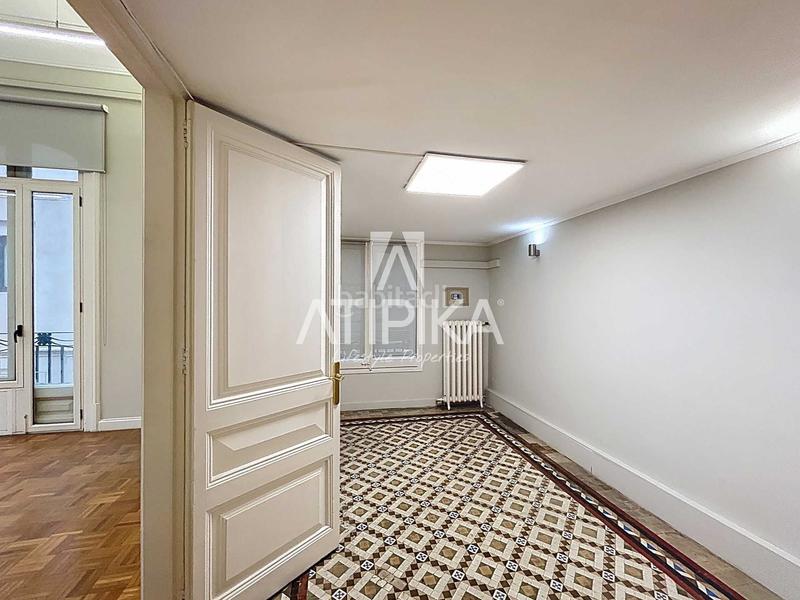 Foto bfe31078-e459-469e-bf1d-888966fde776. Miete büro mit heizung in Dreta de l´Eixample Barcelona