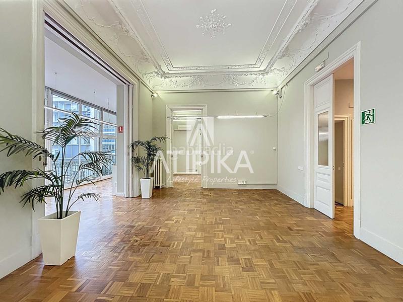 Foto d81bbbcf-8aaa-4a9a-84f2-c4c223db1519. Rent office space with heating in Dreta de l´Eixample Barcelona