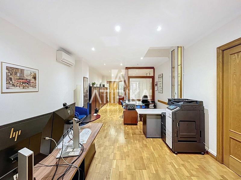 Foto e024b7d0-03c4-4406-adf1-60679cd1e925. Location bureau dans L´Antiga Esquerra de l´Eixample Barcelona