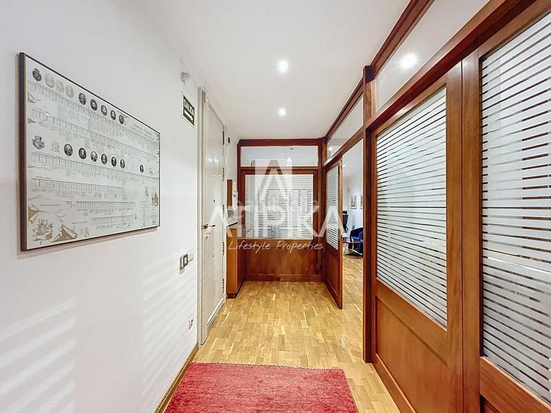 Foto f1f0d794-841c-4999-bc67-ec3c2a570795. Location bureau dans L´Antiga Esquerra de l´Eixample Barcelona