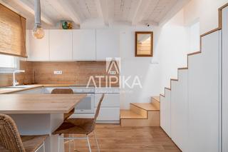 Miete Dachwohnung in Dreta de l´Eixample. Luminoso ático dúplex en alquiler temporal junto a rambla catalu