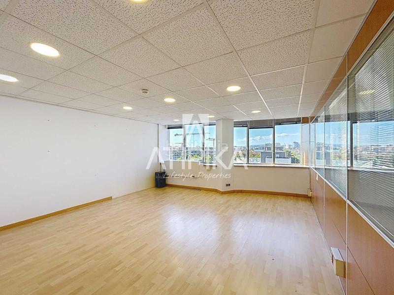 Foto 2872a523-5bd3-4df5-b0dc-f64bab5aa079. Miete büro mit heizung in Barri de les Corts Barcelona