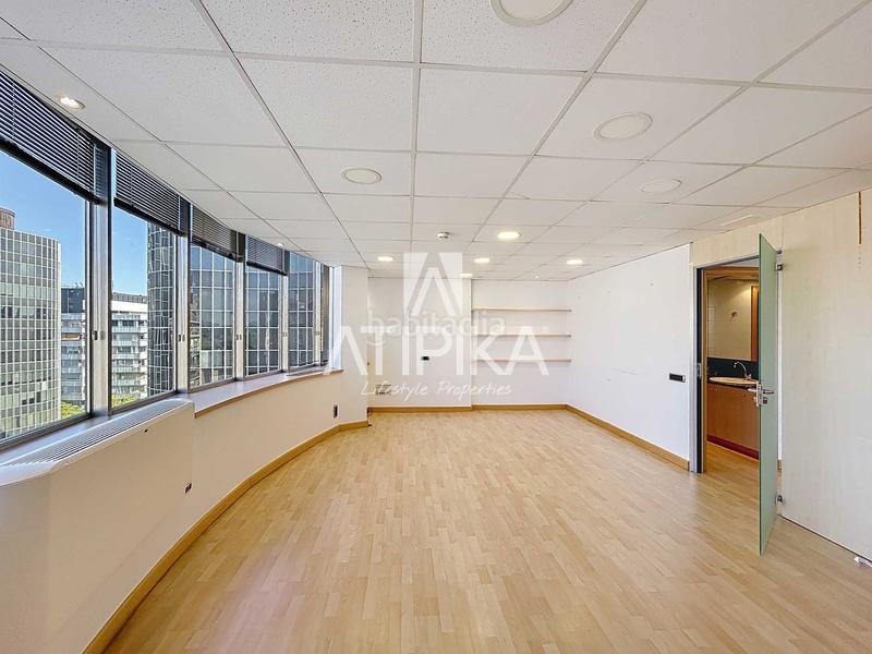Foto 840a4f82-7b71-462e-95b6-26a065d3c978. Miete büro mit heizung in Barri de les Corts Barcelona