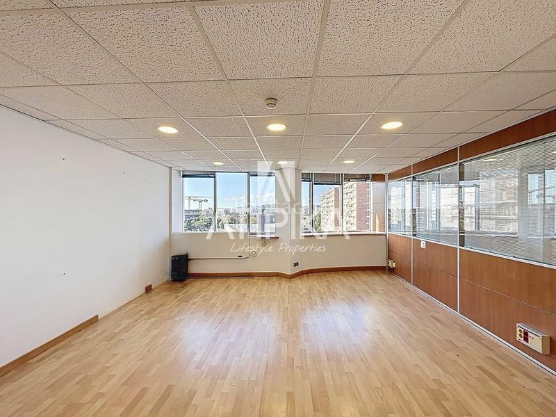 Foto d2c83b17-a070-4c15-9418-f67cbfdd8845. Miete büro mit heizung in Barri de les Corts Barcelona