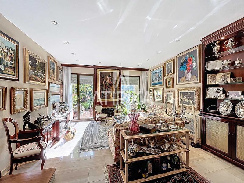 Foto 0ac6ae41-4b6a-44c5-be6a-98ffbc8d277b. Casa amb calefacció aparcament a Sarrià Barcelona