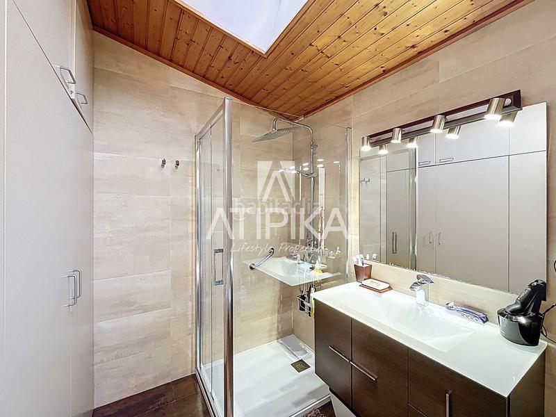 Foto 30cc9aa3-c6dc-49c2-9a31-e5b35ab07efb. Casa amb calefacció aparcament a Sarrià Barcelona