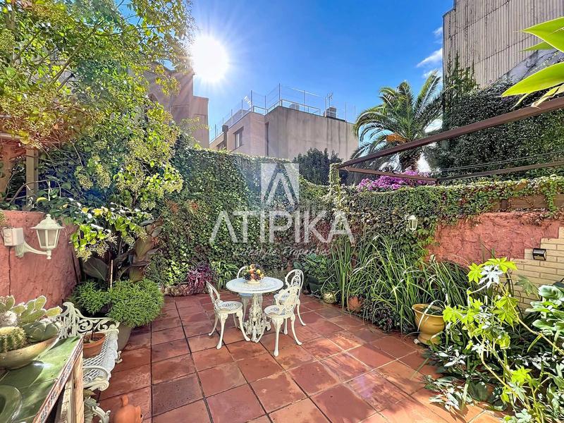 Foto 8ac6ebfd-1606-4e7e-9eb2-69a70227de84. Casa amb calefacció aparcament a Sarrià Barcelona