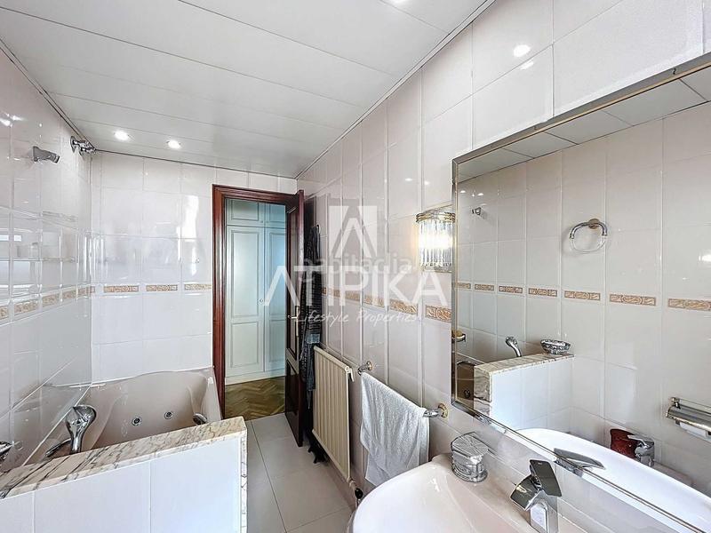 Foto 8e3ae86d-dc0f-4d60-8227-89074cf4fc9c. Casa amb calefacció aparcament a Sarrià Barcelona