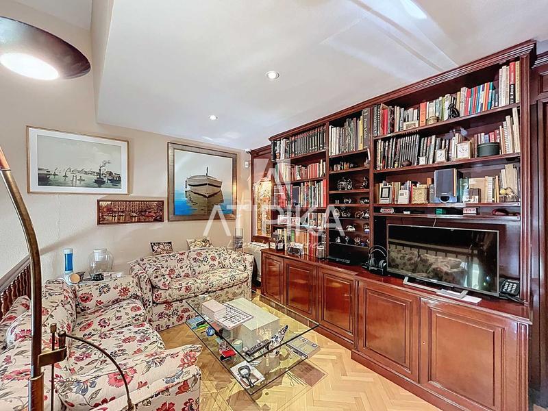 Foto 921c73e1-fddc-403b-bd7f-4a9974888062. Casa amb calefacció aparcament a Sarrià Barcelona