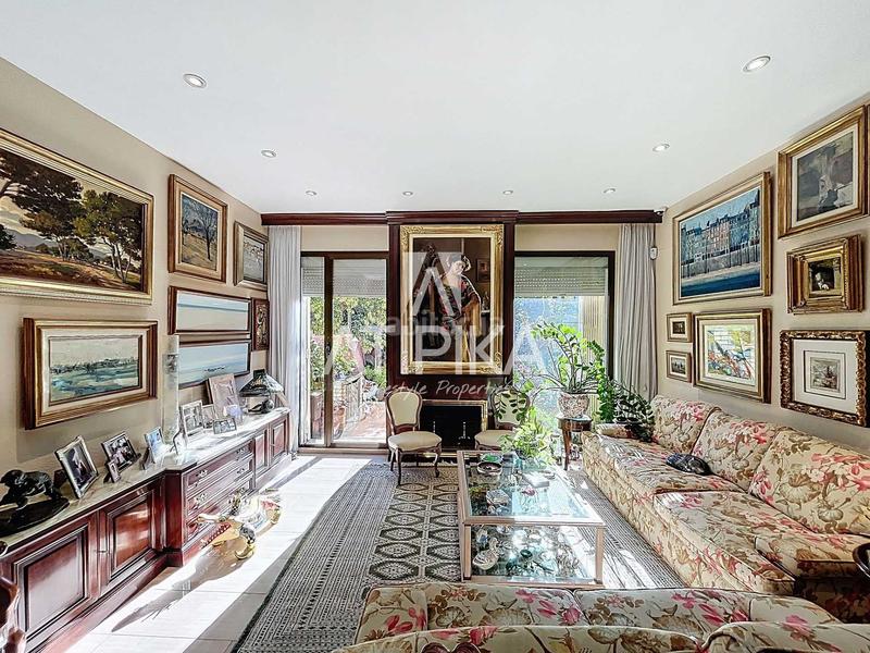 Foto 93896e68-8c67-4476-8c17-1f9425de87ea. Casa amb calefacció aparcament a Sarrià Barcelona