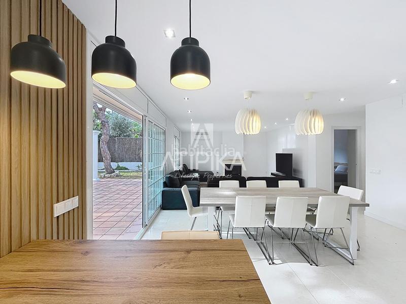 Foto d33b122f-8b93-4050-82b3-1bb0f3ec1e51. Alquiler casa alquiler temporal de casa independiente mar en Gavà