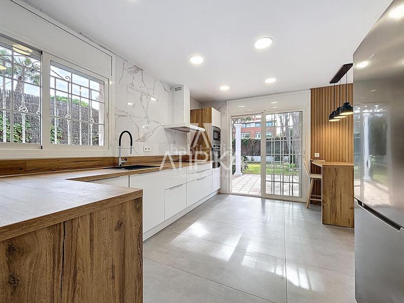 Foto 9cea32a5-4c79-4c0f-93a8-493697a28947. Miete haus mit parking in Gava Mar Gavà