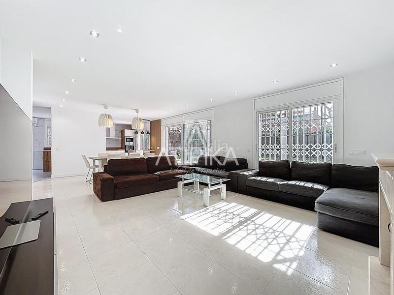 Foto d339913e-e3da-4d94-a68d-4a9d20753183. Miete haus mit parking in Gava Mar Gavà