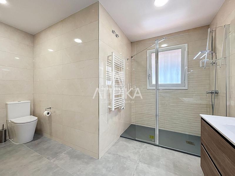 Foto 19053890-29dc-46d9-858c-e69a21e57ac3. Rent house with parking in Gava Mar Gavà