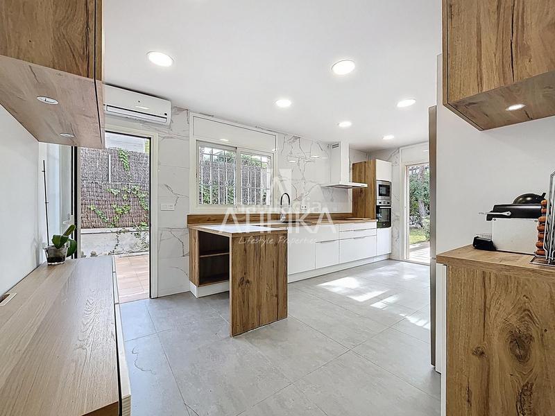 Foto cb3ebc5e-2a50-4613-9620-427859512acf. Rent house with parking in Gava Mar Gavà