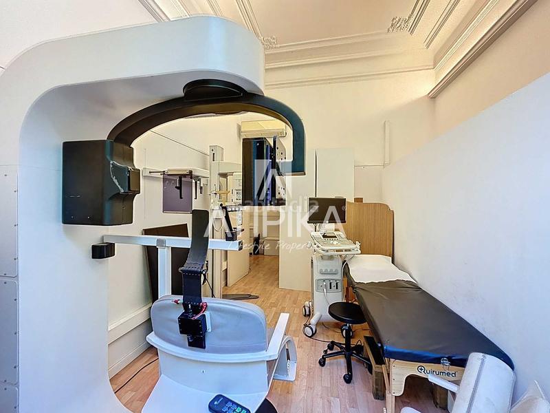 Foto 61b38a9f-ab6f-49e7-981e-540126515d37. Alquiler local comercial oficinadespacho en alquiler de 125m en la dreta de leixample en Barcelona